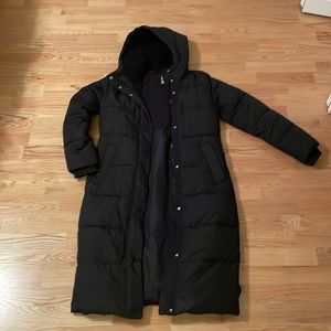 Abercrombie & Fitch black puffer jacket with hood